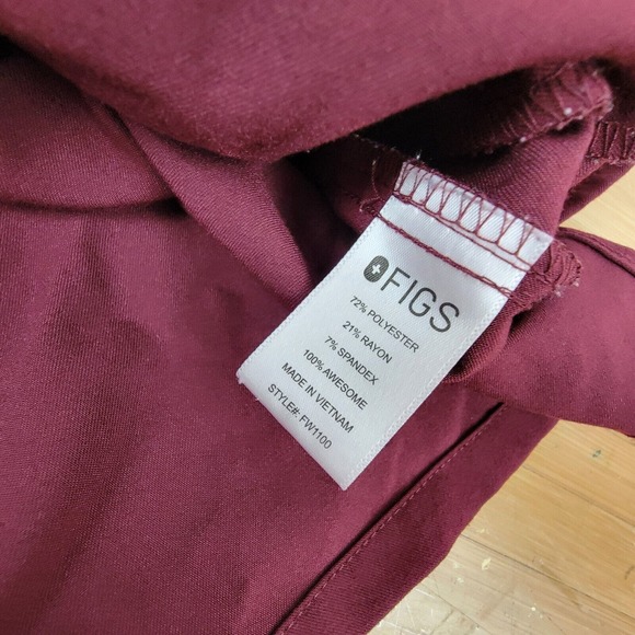 FIGS Technical Collection Scrub Top Women XS Burgundy Casma Three Pocket Medical - Picture 4 of 5